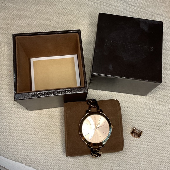 Michael Kors Slim Runway Rose Gold Watch - Picture 3 of 13